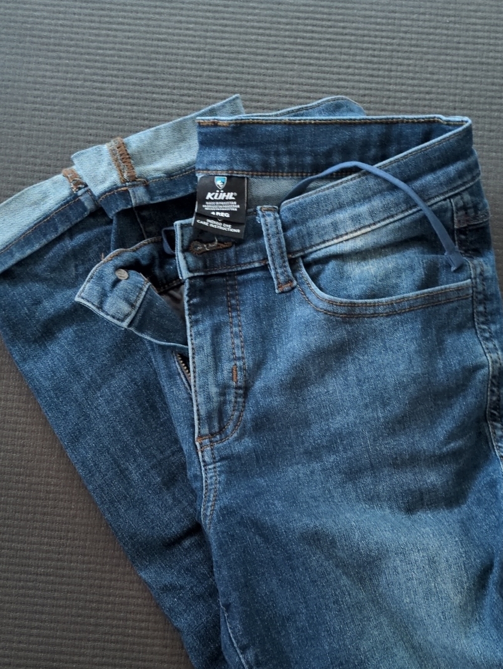 Women's Slim Stretchy Jeans in Washed Blue